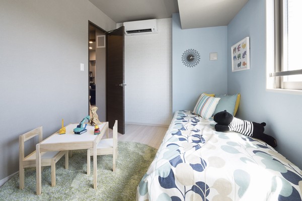 Also from the living room, Children's room that can also go from the bedroom