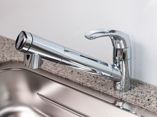 Kitchen.  [Water purifier integrated faucet] One-touch switching to water purification. Pull the head, It washed off every corner of the sink.