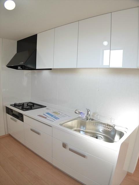 Kitchen. It is a clean kitchen