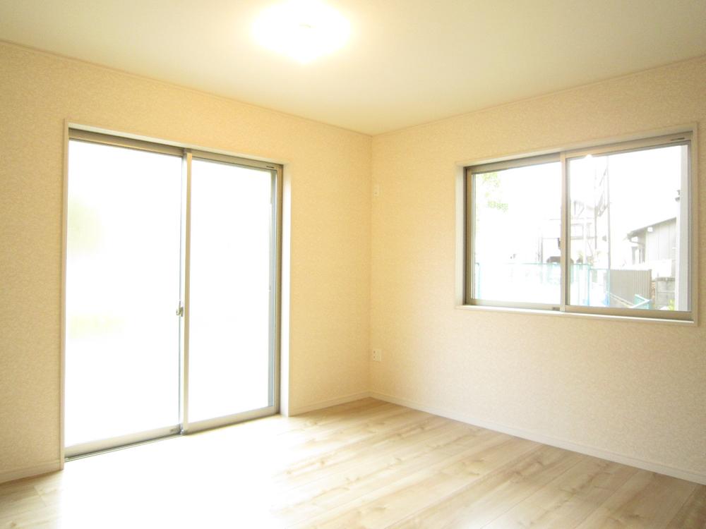 Non-living room. Indoor (12 May 2013) Shooting