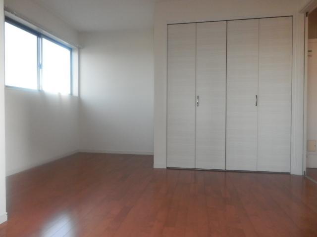 Living and room. Western-style 1