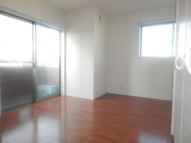 Living and room. Western-style 2