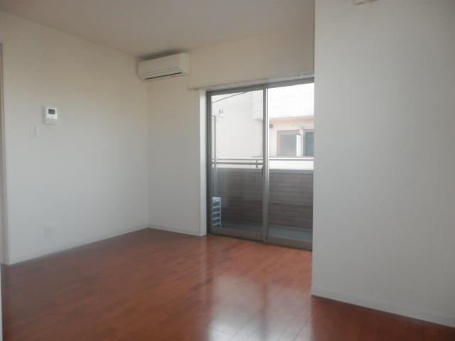 Living and room. Western-style 3