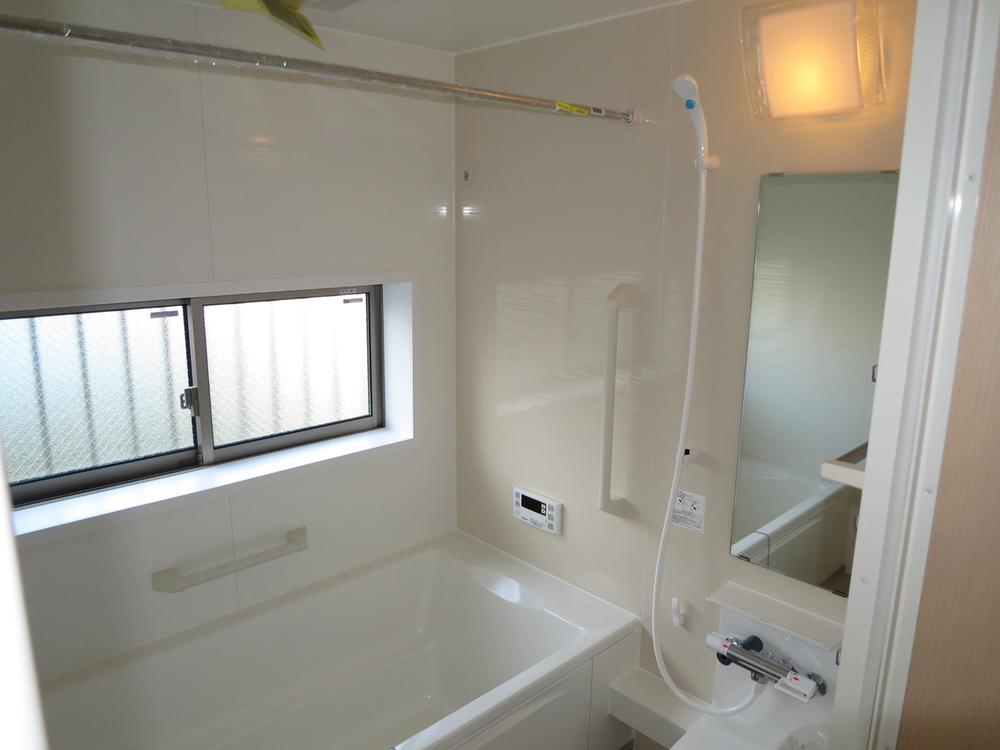 Bathroom. Local (11 May 2013) Shooting