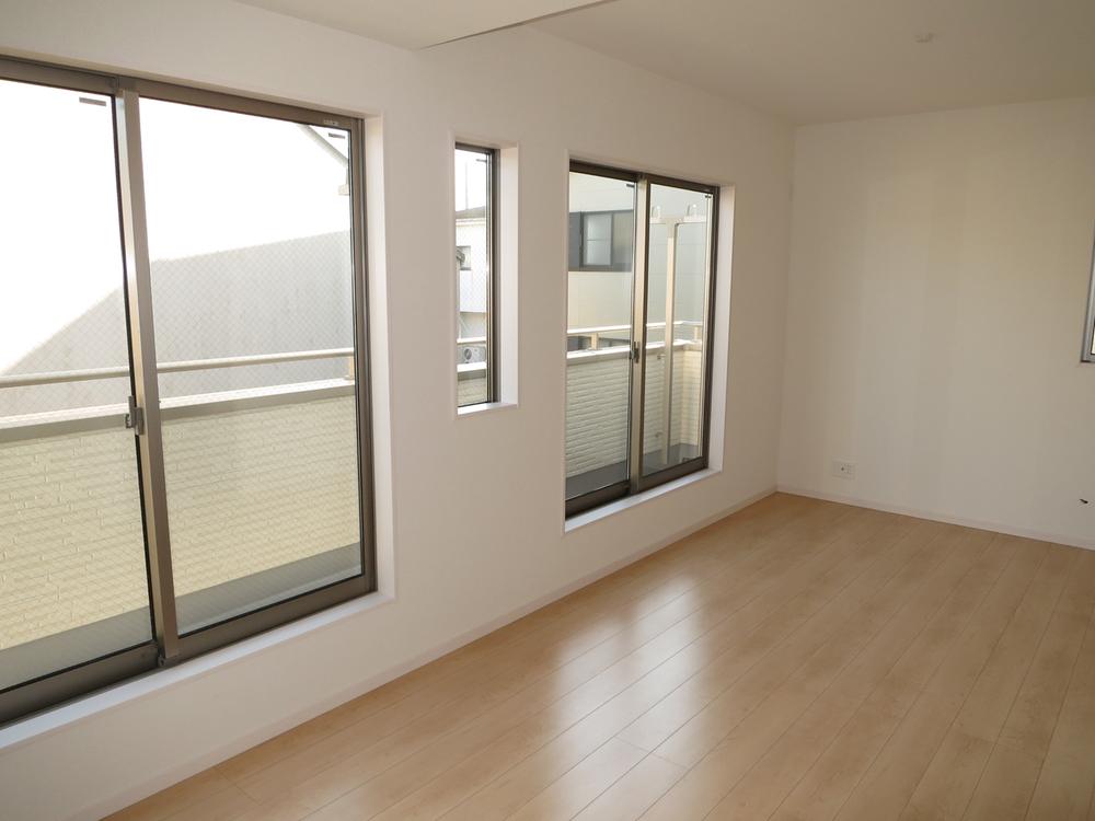 Living. Local (11 May 2013) Shooting