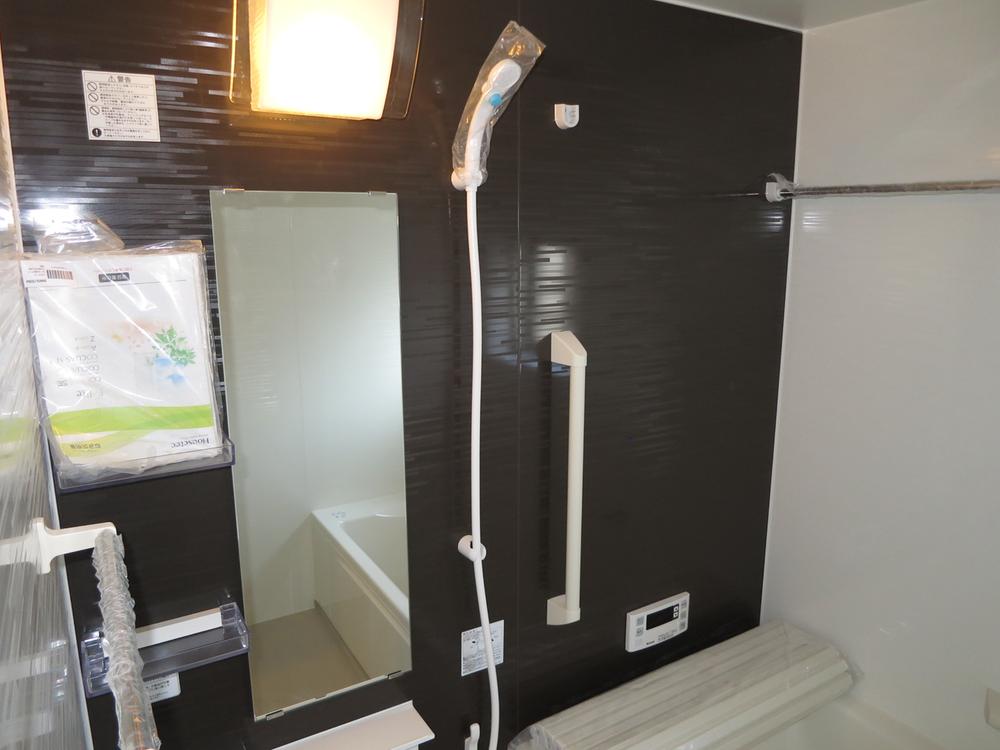 Bathroom. Local (11 May 2013) Shooting