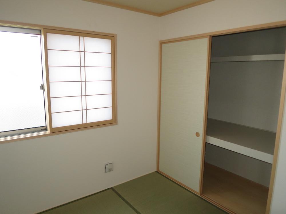 Non-living room. Local (11 May 2013) Shooting