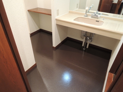 Washroom. Is spread also vanity space!