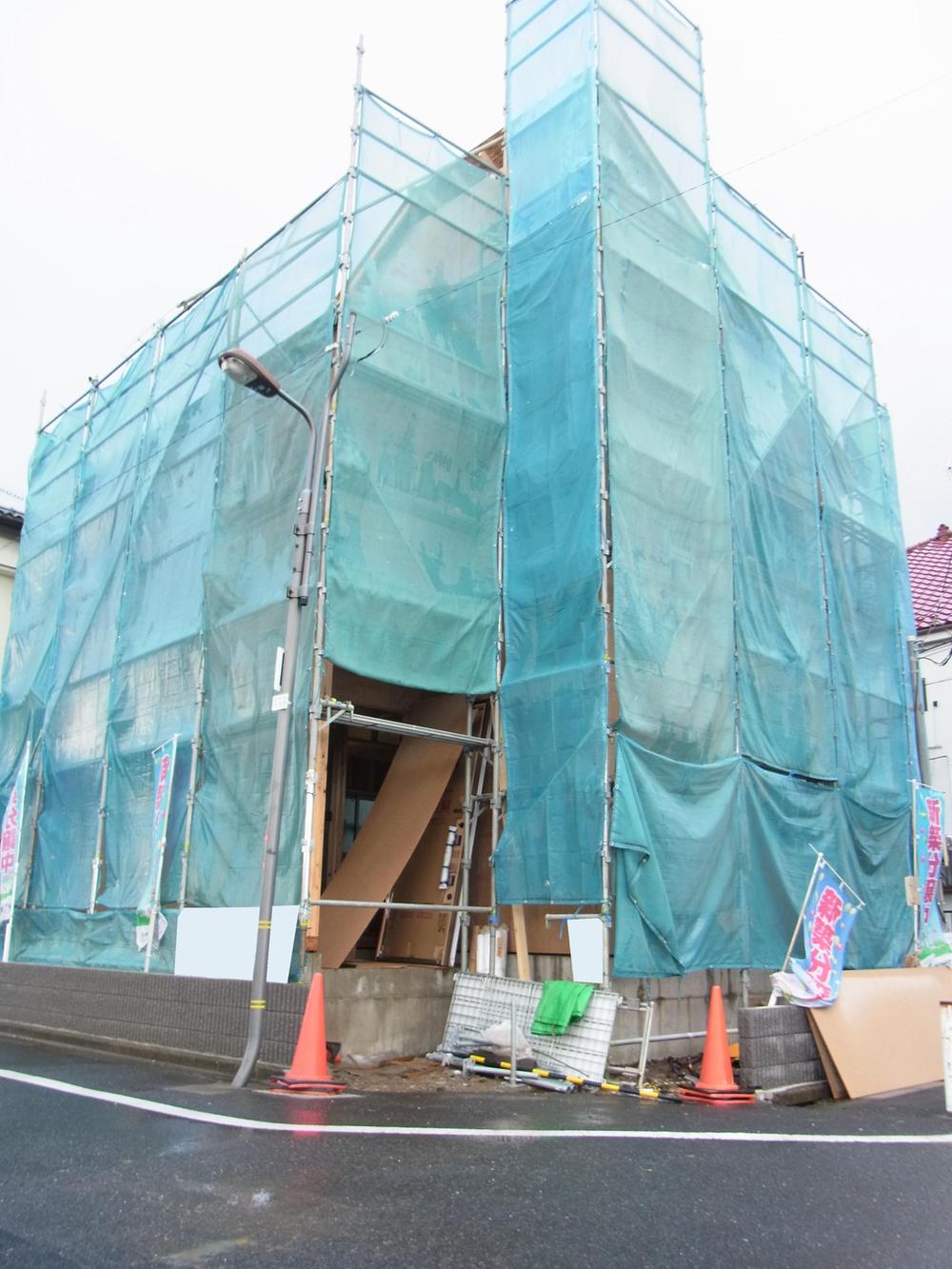 Local appearance photo. Local (11 May 2013) Shooting