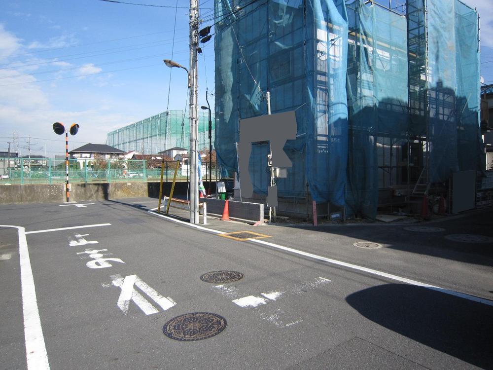 Local photos, including front road. Local (11 May 2013) Shooting