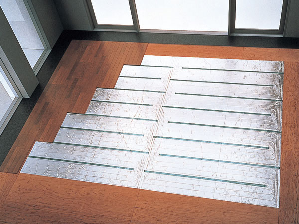 Other.  [Warm to clean from feet, Gas hot water floor heating] living ・ It employs a hot-water floor heating in the dining. Without causing the wind to wind up the dust, It warms to clean from feet. (Same specifications)