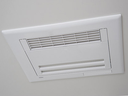 Bathing-wash room.  [Bathroom ventilation dryer] Convenient to the drying of the night or laundry on a rainy day. Also reduces the occurrence of mold.
