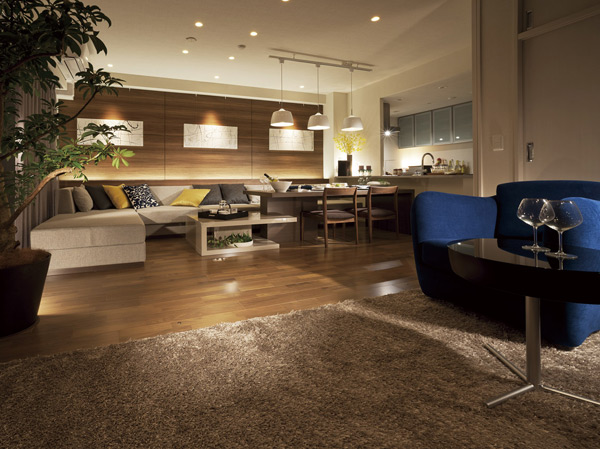 Interior.  [living ・ dining ・ kitchen] All you need to comfortable to live there room is, Not just wide of the space. Balcony and kitchen and living room with depth ・ Pleasant connection of dining. Essence strike a room in the space every single house has alive.