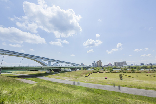 Municipal Arakawa Kohokubashi green space (13 mins / About 1020m)