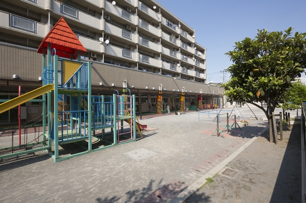 Satsuki nursery (1-minute walk / About 70m)