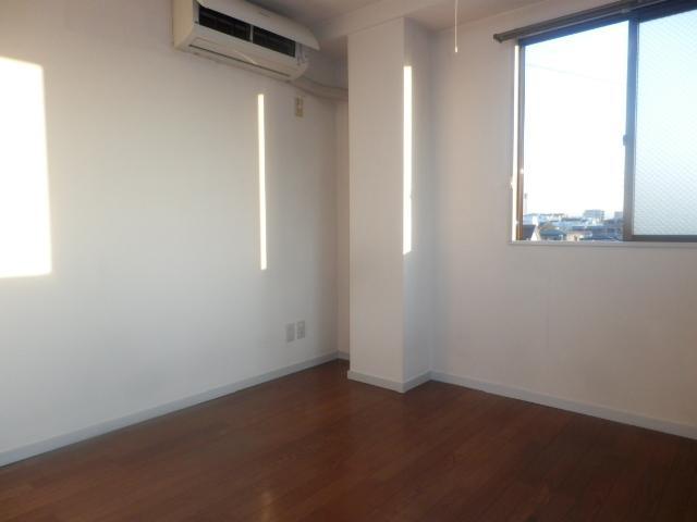 Living and room. Western-style 2