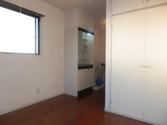 Living and room. Western-style 3