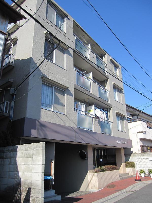 Local appearance photo. 1995 Built