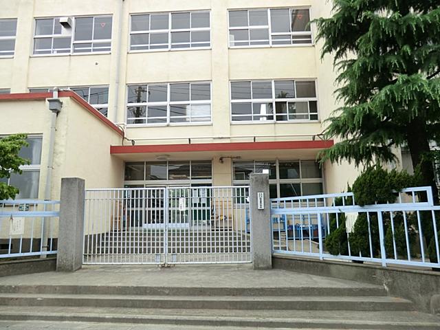 Primary school. 576m to Adachi Ward Hiromichi first elementary school