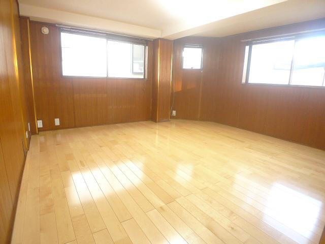 Other room space. Windows are many bright rooms. 