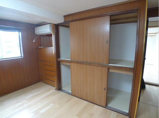 Receipt. Great plenty of storage space. 