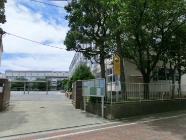 Junior high school. 299m to Adachi Ward Takenotsuka Junior High School