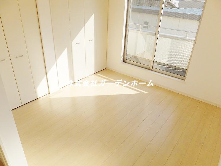 Non-living room. Spacious 7 tatami more calm atmosphere of Western-style, You can enjoy one free time !!