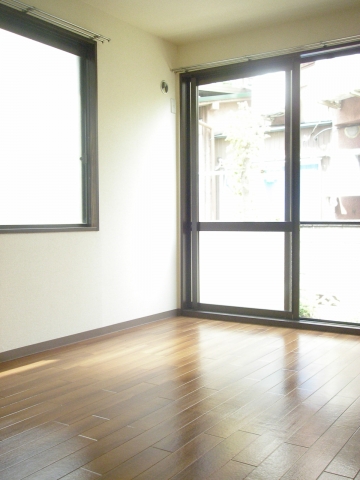 Living and room. North Western-style