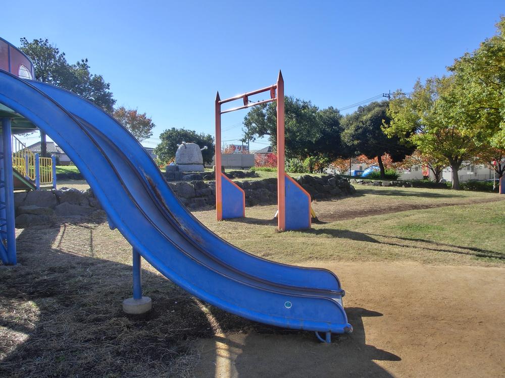 park. Is the perfect Iriya sunrise park opposite side to the playground of the children. Building complete preview is also available. 