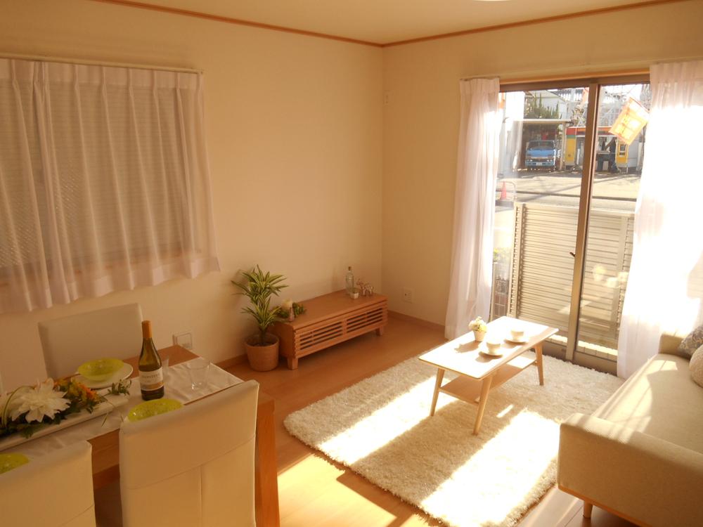 Living. Local (12 May 2013) Shooting