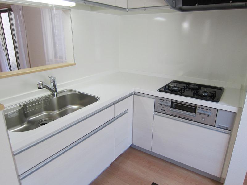 Kitchen. C Building kitchen