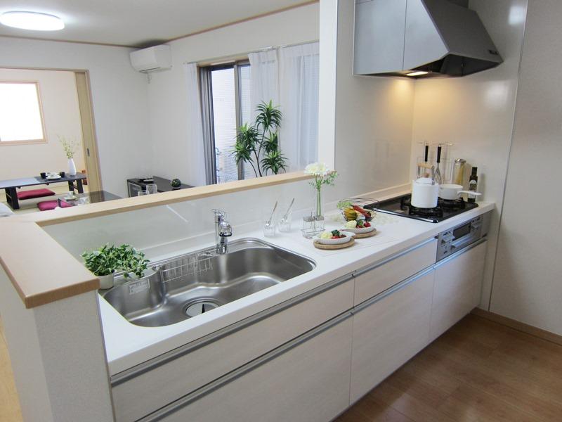 Kitchen. E Building kitchen