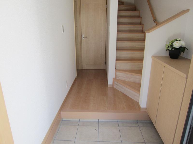 Entrance. E Building Entrance