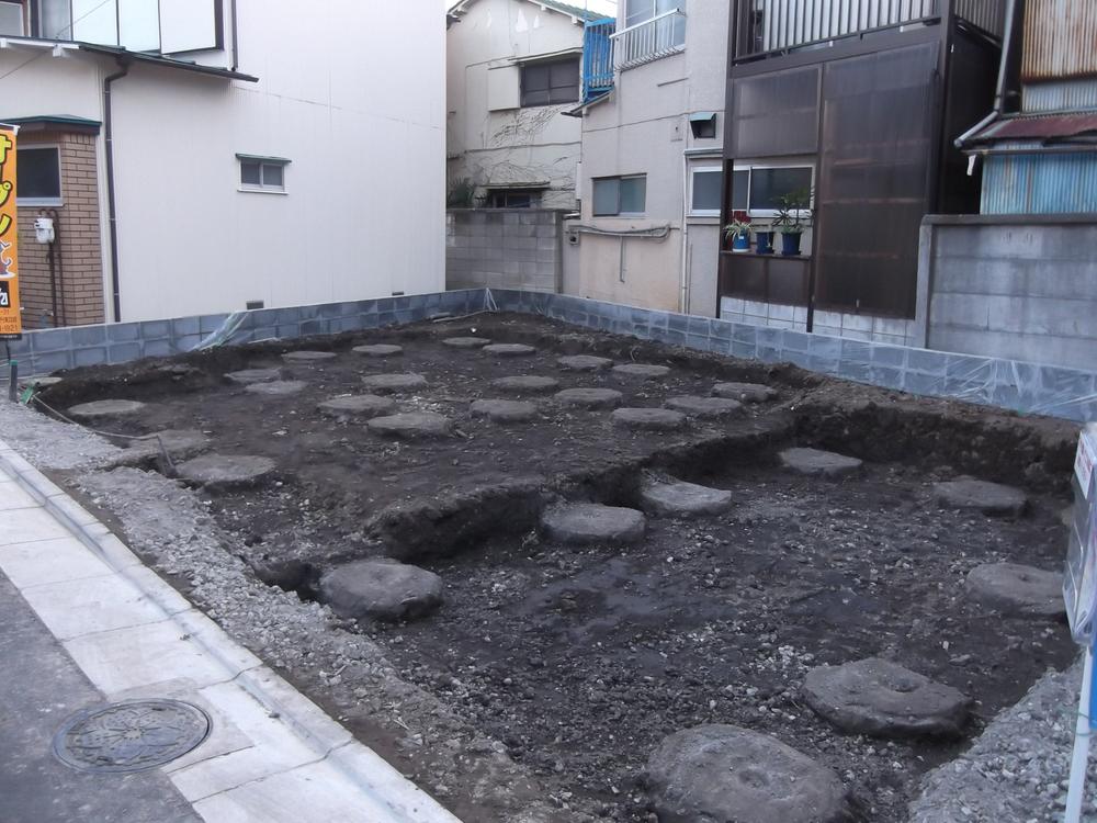 Local appearance photo. (2) steel pipe pile of ground improvement was end strike! November 1, 2013