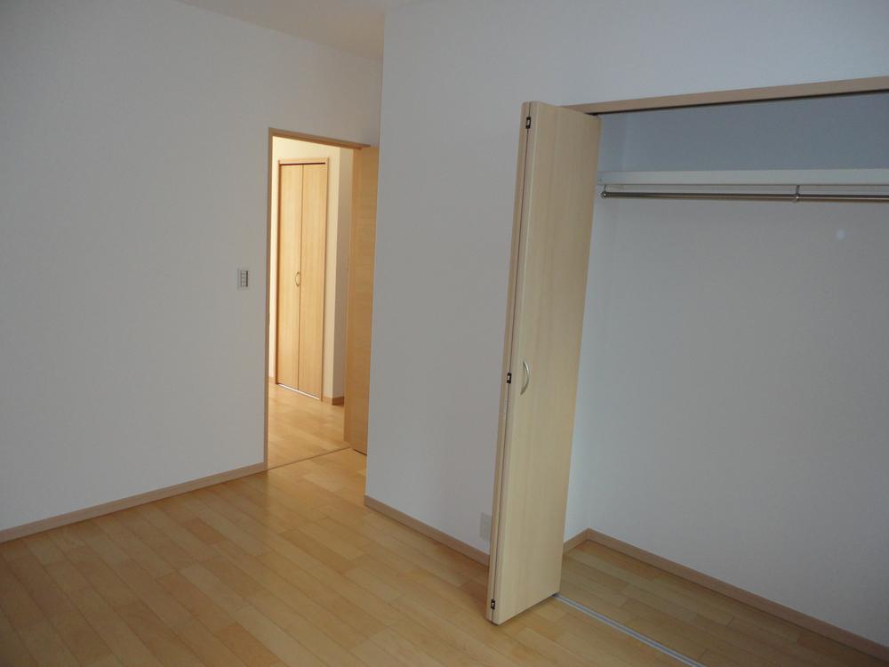 Non-living room. Indoor (11 May 2013) Shooting