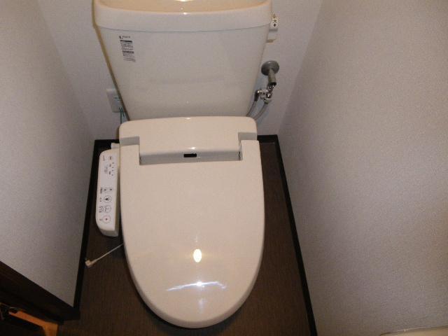 Toilet. Bidet