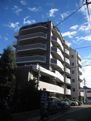 Local appearance photo. Building appearance (1)
