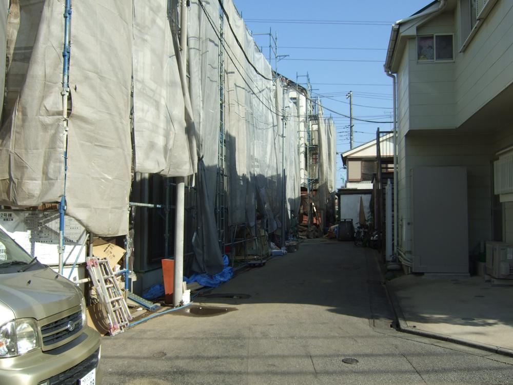 Local photos, including front road. Local (11 May 2013) Shooting