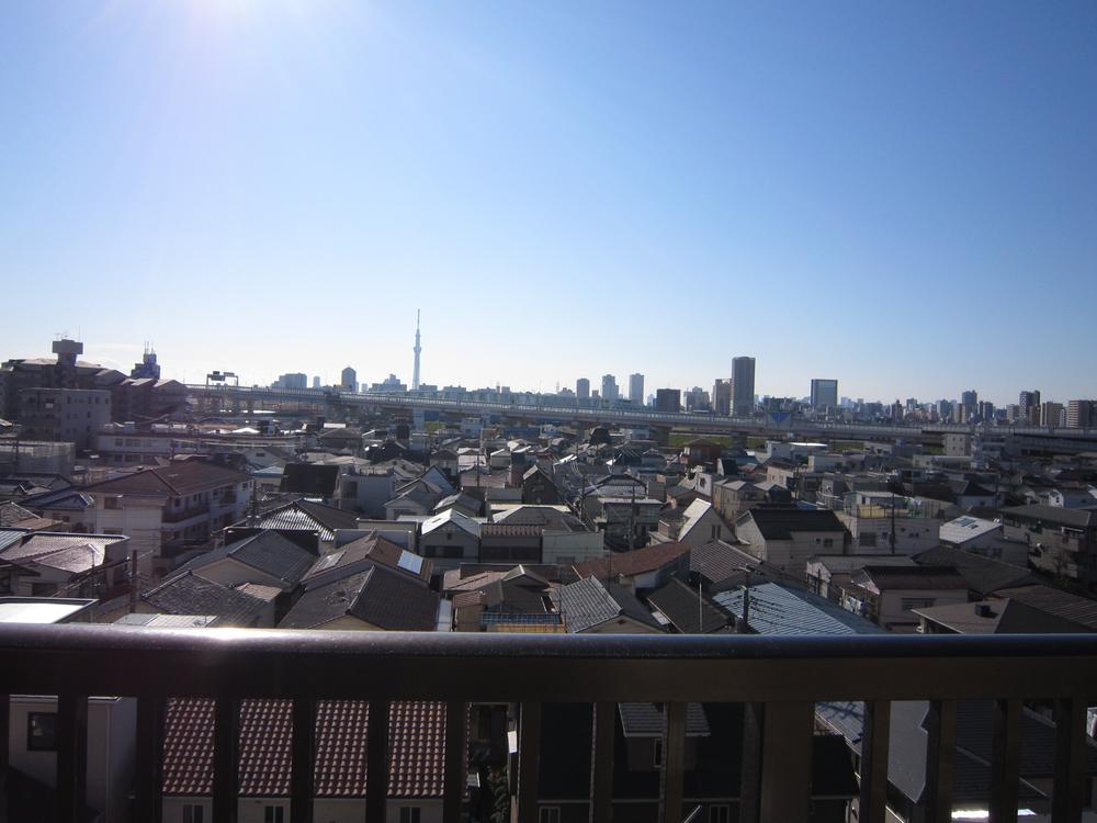 View photos from the dwelling unit. View from the site (December 2013) Shooting