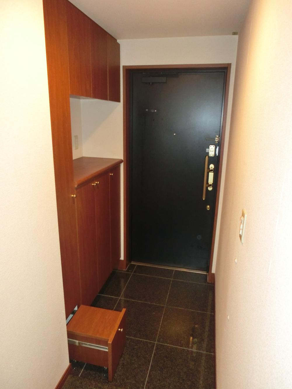 Entrance. Local (January 2014) Shooting