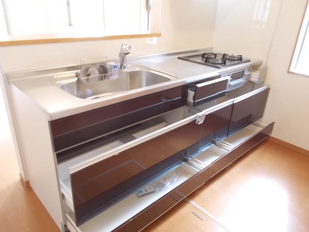 Same specifications photo (kitchen). Plenty of sliding kitchen storage kitchen around neat