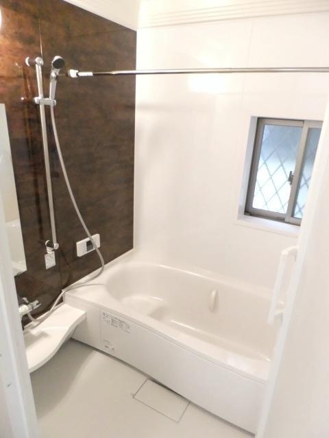 Same specifications photo (bathroom)