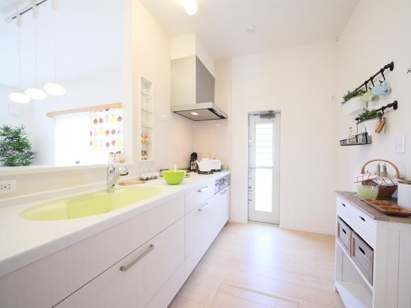 Kitchen.  [High open kitchen]  Slide housing or heat having a soft-close feature, The impact to strongly recommend easy-care sink is characterized by. 