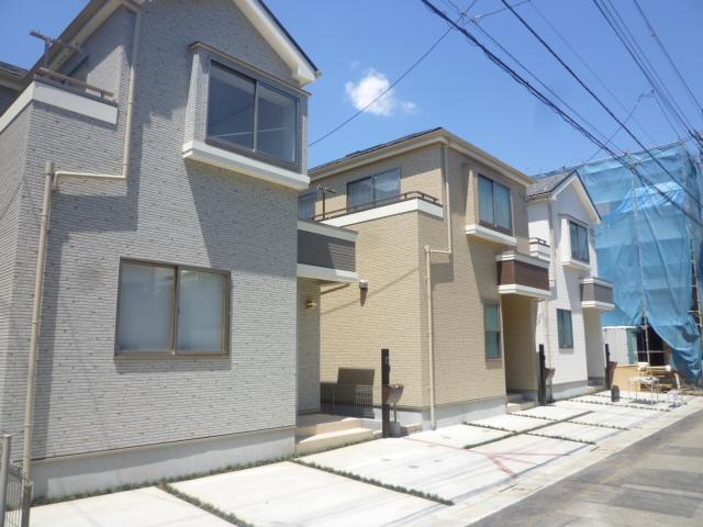 Local appearance photo. local ・ Shooting than is completed east public road. It is also a good per yang. 