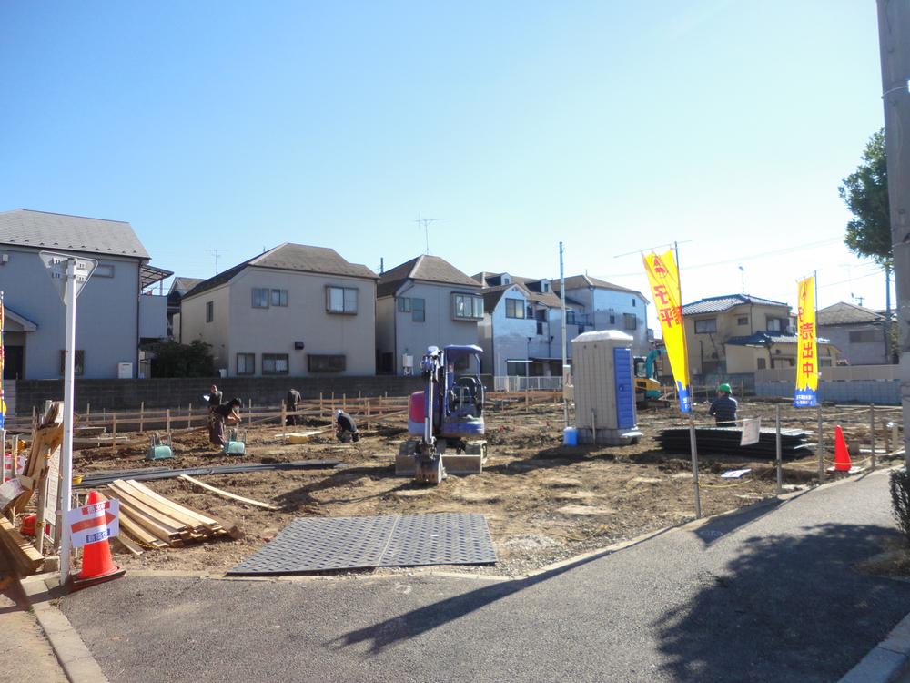 Local photos, including front road. Local (11 May 2013) Shooting