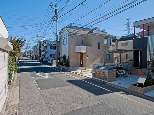 Local photos, including front road. Local 1 1 Building (2013.11)