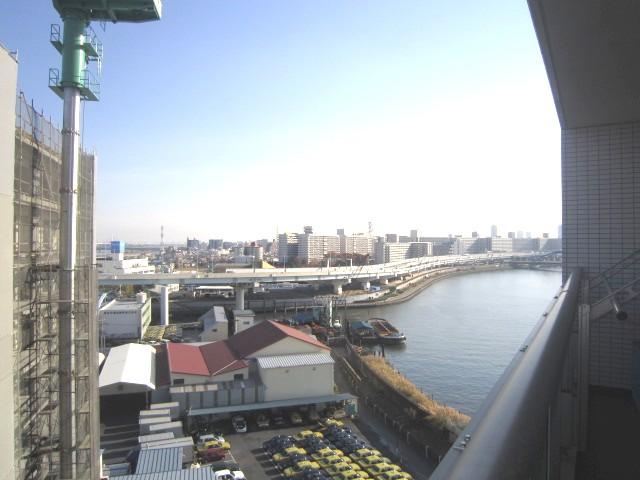 View photos from the dwelling unit. View from the site (November 2013) Shooting