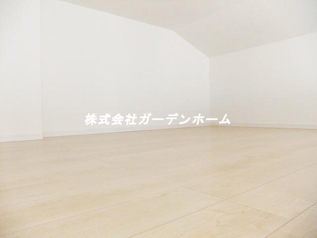 Other introspection. Luggage Storage, Come to the hideout of the child