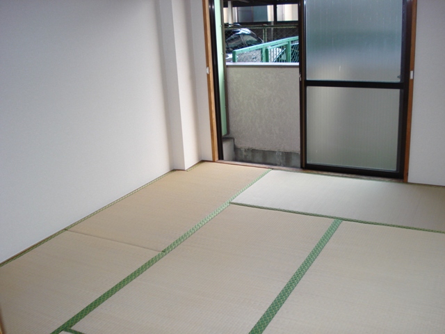 Other room space. And current state priority. The photograph is a separate, Room. 