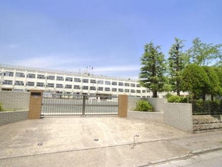 Primary school. 210m to Adachi-ku, Tatsunaka River North Elementary School